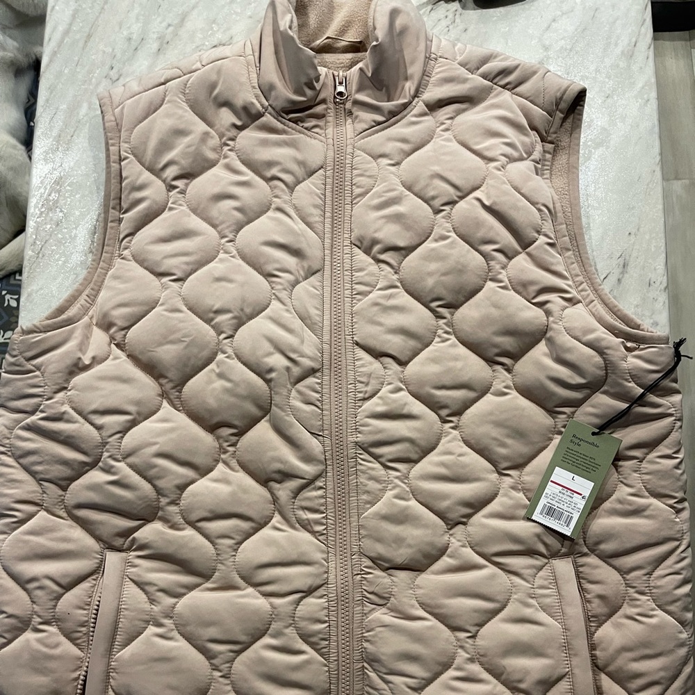 Goodfellow & Co women's vest. Large and Beige in color. Brand new with tags.